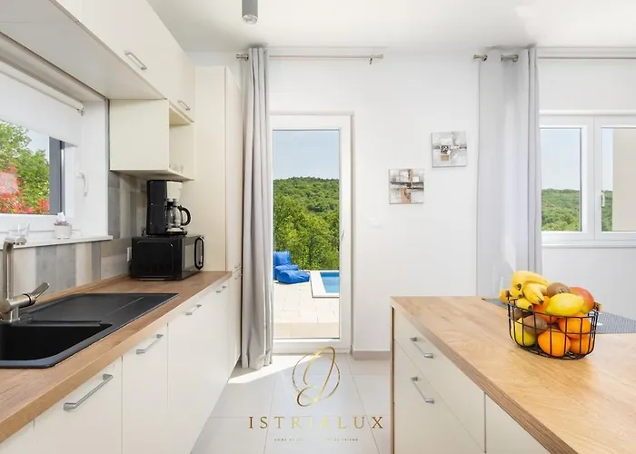 Manola By Istrialux Vila